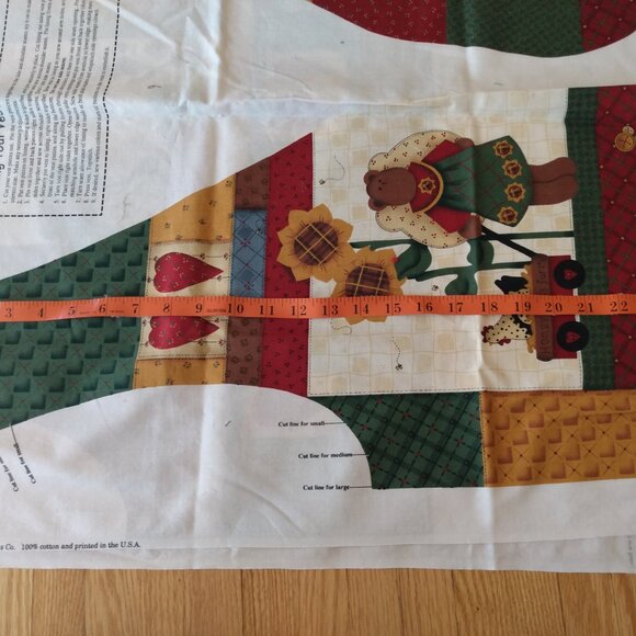 Vintage Country Bears Vest Sewing Pattern: Kitschy Cottagecore Fabric Panel - Picture 6 of 9